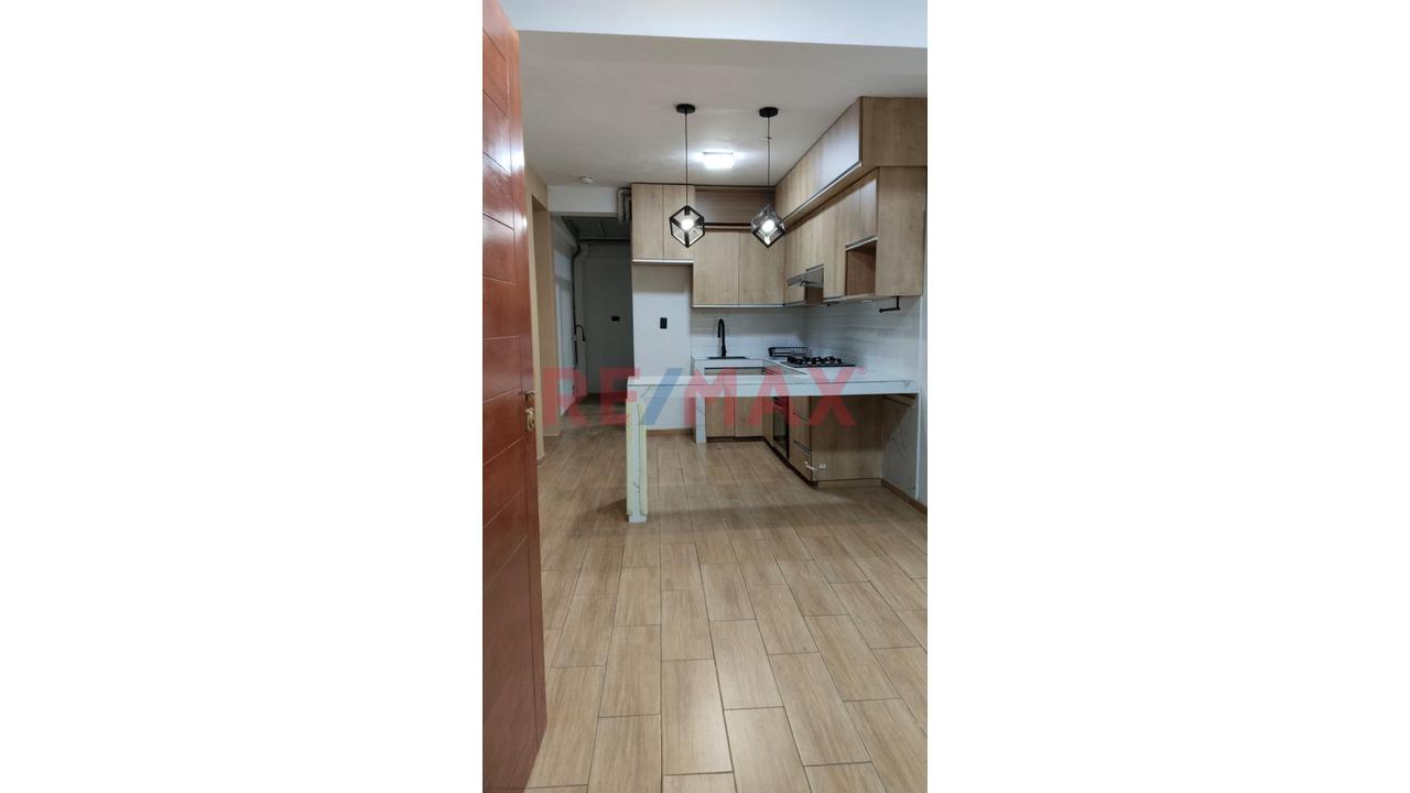 Alquiler De Minidepartamento De 40 M² En El Callao – Frente A Mallplaza Bellavista