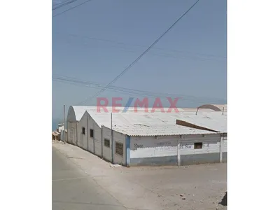 Amplio Terreno En Esquina Con Construcción E Infraestructura Existente, Con Un Área Total De 3,306.01 M², Completamente Cercado Y Con Partida Registral