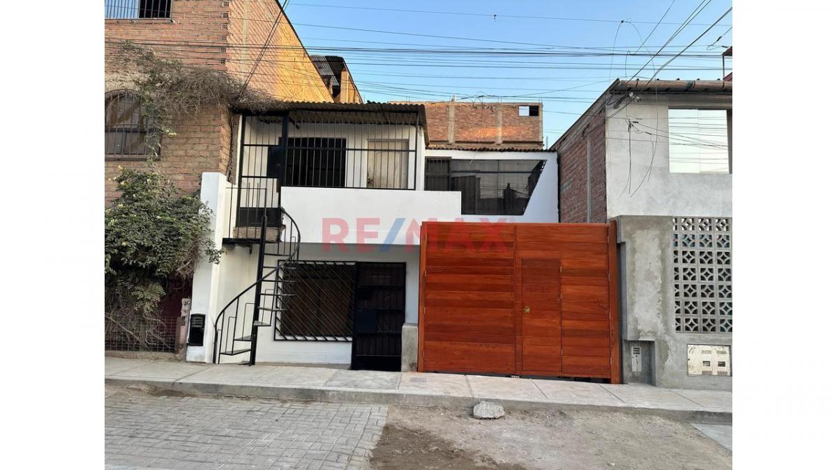 Venta de Casa en Villa El Salvador - Lima 5 Dormitorios 