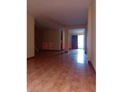 Venta De Casa En El Distrito De San Juan De Lurigancho Urb. Mariscal Caceres