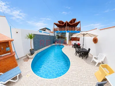 Casa De Playa En Punta Negra 842M2 Con Dos Piscinas, Doble Frente Y Vista Al Mar