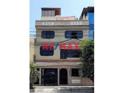 Venta De Amplio Departamento En Sjl