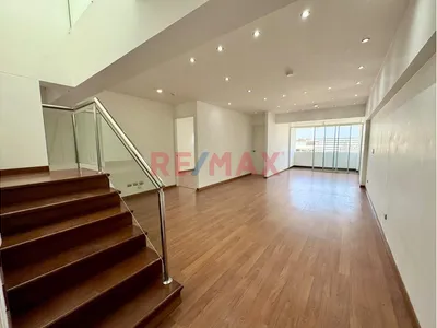 Alquilo Departamento Duplex  Con Cochera En Miraflores