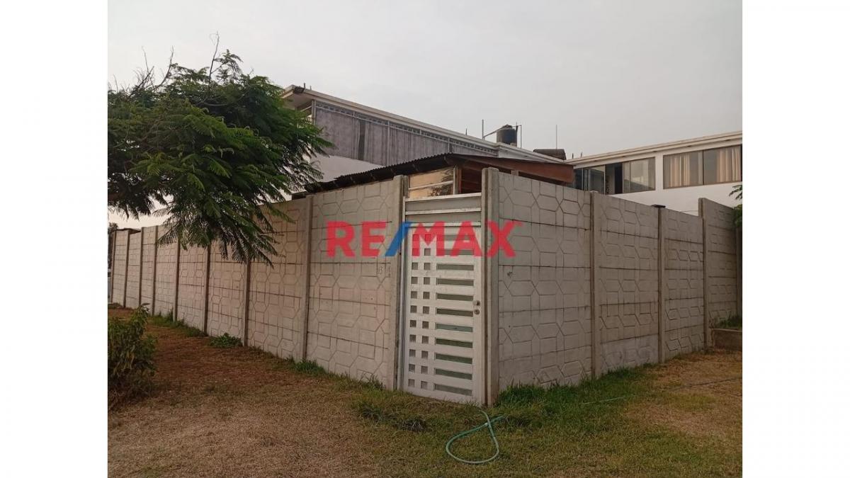 Venta de Casa en Santa Rosa - Lima 8 Dormitorios 