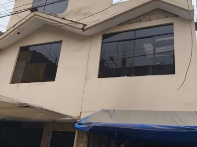 Se Vende Casa De 3 Pisos - Urb. Villa Sol
