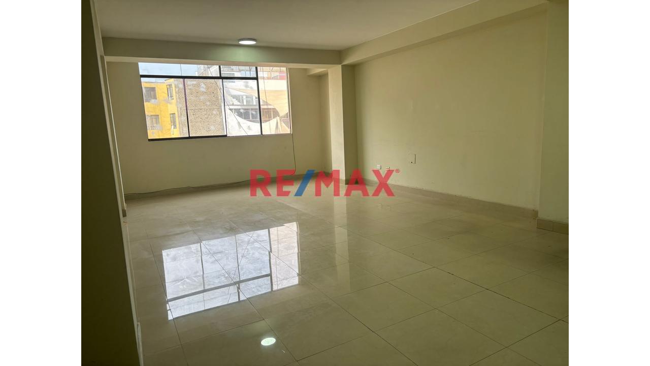 🏢 Oficina Administrativa En Lince  En 3Er Piso– Ubicación Estratégica