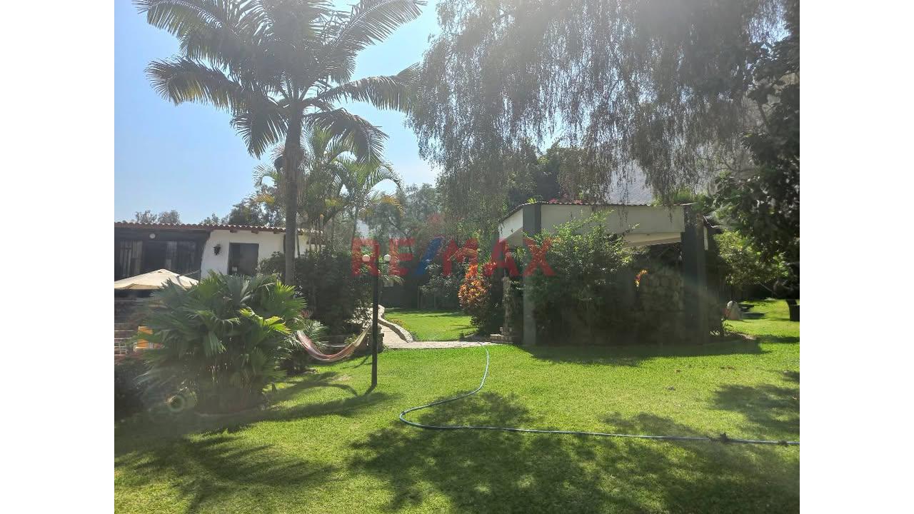 ¡El Refugio De Tus Sueños! Hermosa Casa De Campo Con Amplio Terreno De 1,477 M² En Santa Eulalia