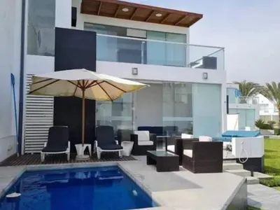 Venta de Casa de Playa en Mala - Cañete 6 Dormitorios 