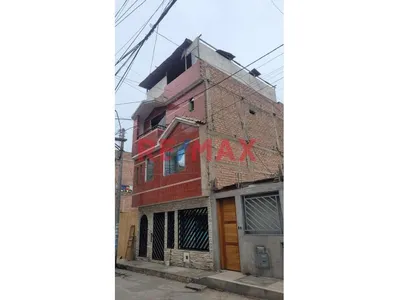 Ocasión: Venta De Casa De 3 Pisos Con Departamento Independiente En Cada Piso En Sjm