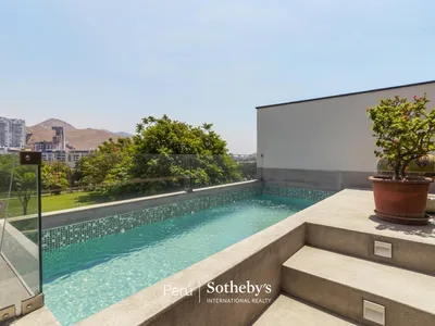 Venta de Casa en Santiago de Surco - Lima 4 Dormitorios