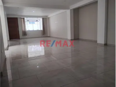 Alquila Tu Casa !!! De Primer Piso