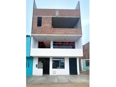 🏡 Se Vende Amplia Casa De 3 Pisos Con Azotea En Manuel Arévalo – Trujillo