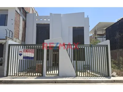 🏡 Ocasión Casa En Venta 📍 Urb. Miraflores Country Club Calle Las Bromelias Mz A2 Lote 12 Etapa 7  📏  A.T 163 M2 Y A.C 213 M2