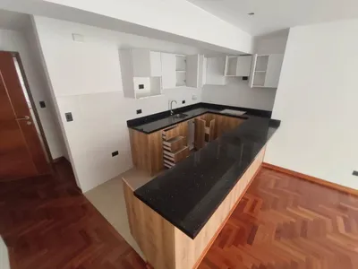Departamento en venta · Calle Mario Valdivia, San Miguel · 71 m², 3 dorm.