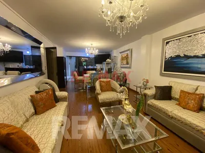 Se Vende Departamento Amplio + Cochera