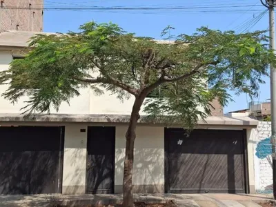 Venta de Casa en Santiago de Surco - Lima 9 Dormitorios 