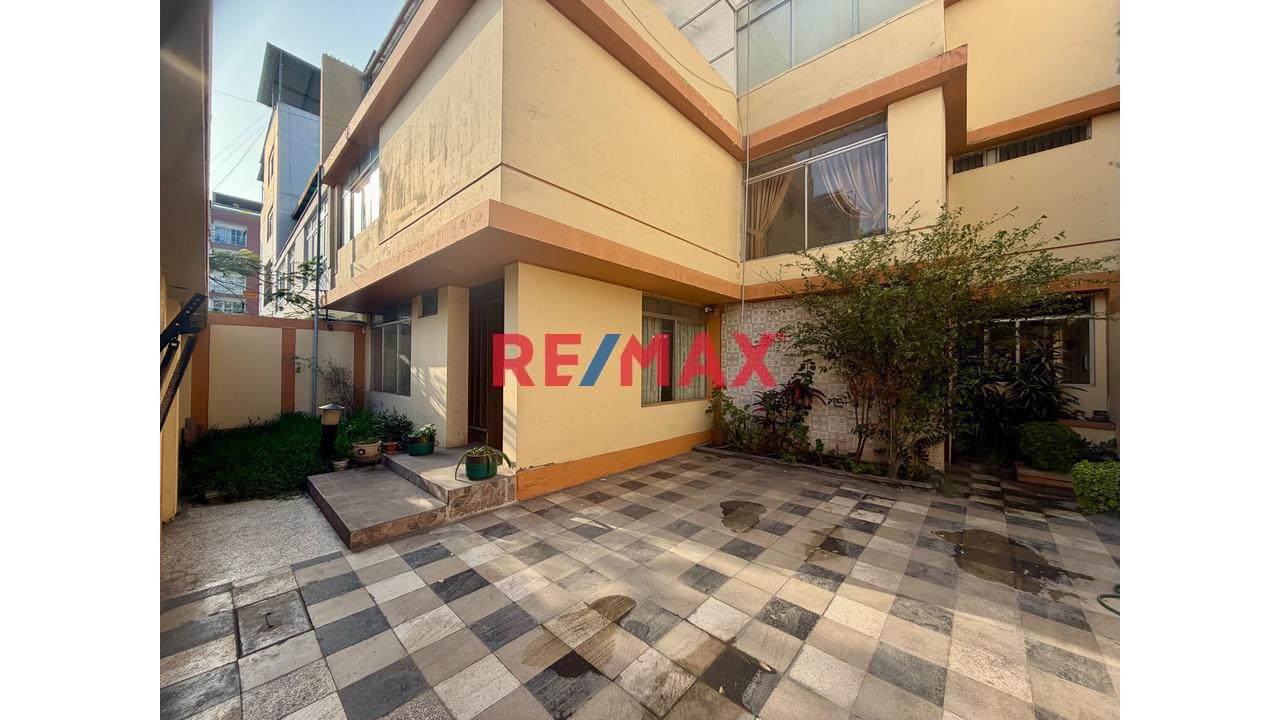 Exclusiva Casa En Venta - Urb. Los Rosales I Etapa - Santiago De Surco