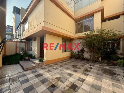 Exclusiva Casa En Venta - Urb. Los Rosales I Etapa - Santiago De Surco