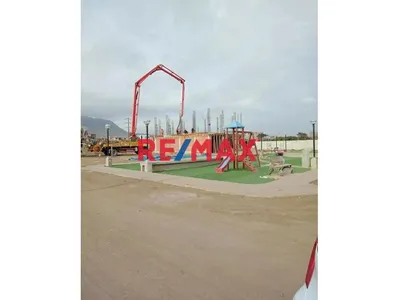 Se Vende Lote En Las Praderas De San Isidro  Frente Al Parque