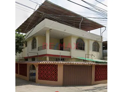 🏡 ¡Casa En Venta Sobre La Av. Luis Montero! Amplios Espacios, Cochera Y Excelente Ubicación