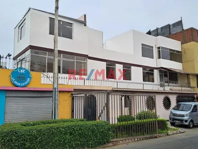 Se Alquila Casa De 341 M2 Para Oficina O Negocio En Zona Comercial De Bellavista