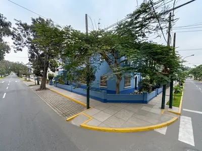 Casa 4 dorm. 250 m²