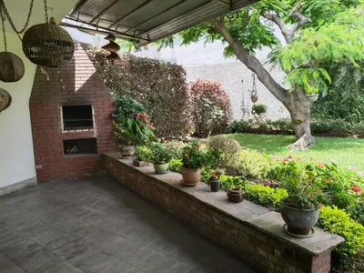 Venta de Casa en Santiago de Surco - Lima 4 Dormitorios