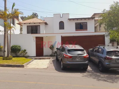 La Molina - Hermosa Casa En Venta - Urb. Isla Del Sol