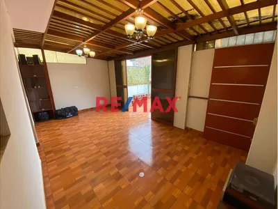 Departamento en venta · Ca. David Alva 13, Los Olivos · 98 m², 5 dorm.