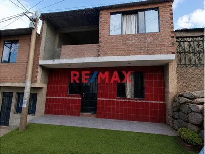 Venta De Casa De 2 Pisos En Sjl Corazon De Jesus