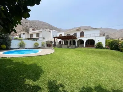 Casa en venta · Rinconada del Lago Etapa 2, La Molina · 304 m², 4 dorm.