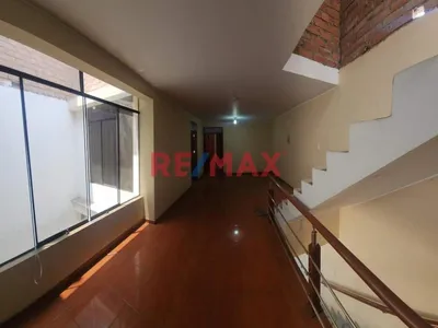 Venta de Casa en Carabayllo - Lima 5 Dormitorios