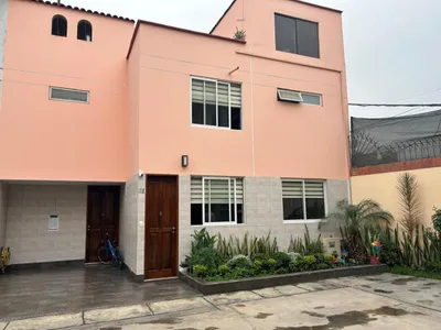 Venta de Casa en Los Olivos - Lima 3 Dormitorios 