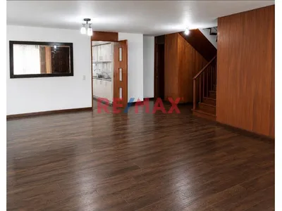 Alquiler De Acogedora  Casa En Urb. Aurora- Miraflores