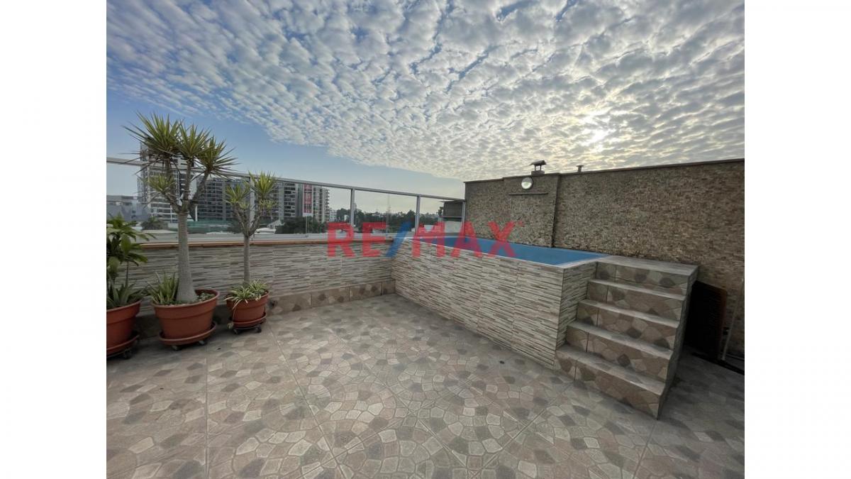 Venta de Departamento en Santiago de Surco - Lima 3 Dormitorios 