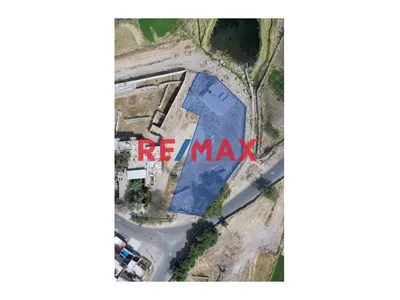 Terreno En Venta En Esquina A Solo 5 Minutos De La Plaza De Characato