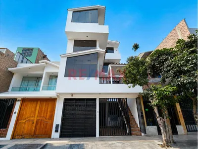 Casa en venta · Jr. Venus, San Martin de Porres · 354 m², 12 dorm.