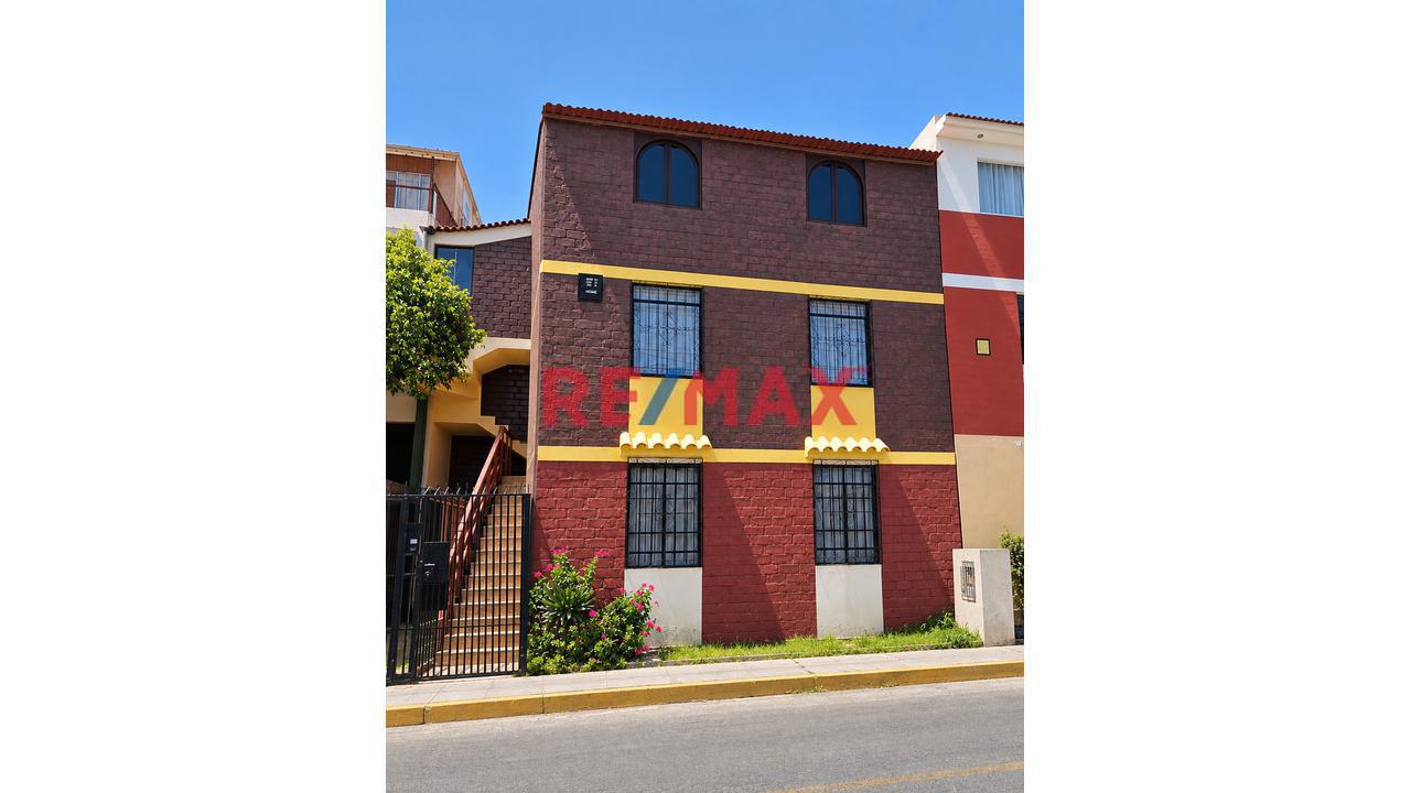 En Venta Dúplex Con Ingreso Independiente Y Amplios Espacios