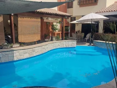 Casa en venta · Calle los Tulipanes Mz X, La Molina · 330 m², 6 dorm.