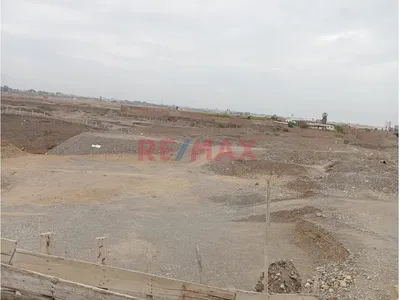 Se Vende Terreno De 10.000 M2 En Las Brisas De Huanchaco A 140.000 Dólares
