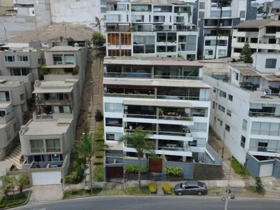 Departamento en venta · Las Cantutas 245 Urb. las Casuarinas, Santiago de Surco · 150 m², 3 dorm.