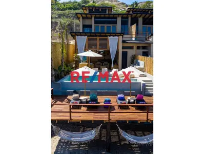 Casa De Playa Frente Al Mar Con Piscina Privada En Las Pocitas, Máncora – Paraíso Exclusivo