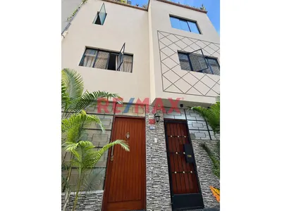 Casa De 4 Pisos Vive A Pasos Del Mar En Una De Las Zonas Más Buscadas De Miraflores