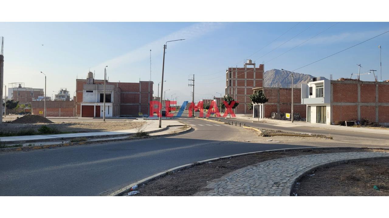 Se Vende Terreno De 165M2 En Altos Del Valle - Moche $58,000