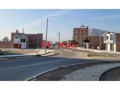 Se Vende Terreno De 165M2 En Altos Del Valle - Moche $58,000