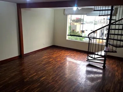 Venta de Departamento en Santiago de Surco - Lima 4 Dormitorios
