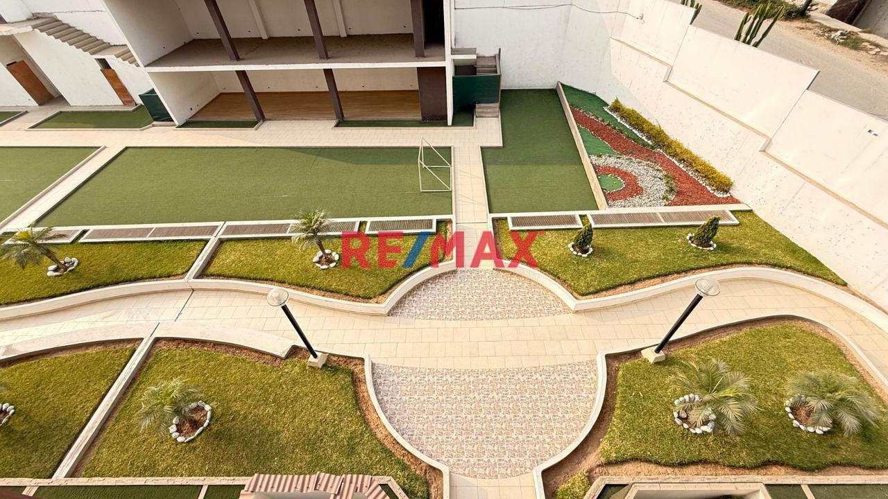 Venta De Departamento En El Golf De Huampani