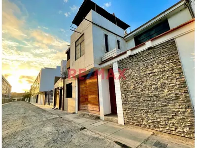 Linda Casa En Carmen Angélica