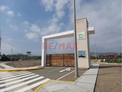 Se Vende Terreno Frente A Parque En Las Brisas De Barranca Los Portales