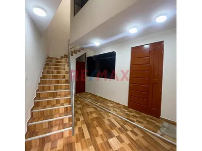 Casa De 3 Pisos En Estreno En Puente Piedra